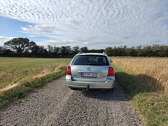 Toyota Avensis 2005 photo 5