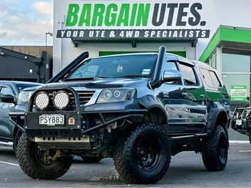 Toyota Hilux 2013 photo 2