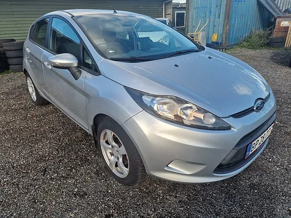 Ford Fiesta 2010 photo 2