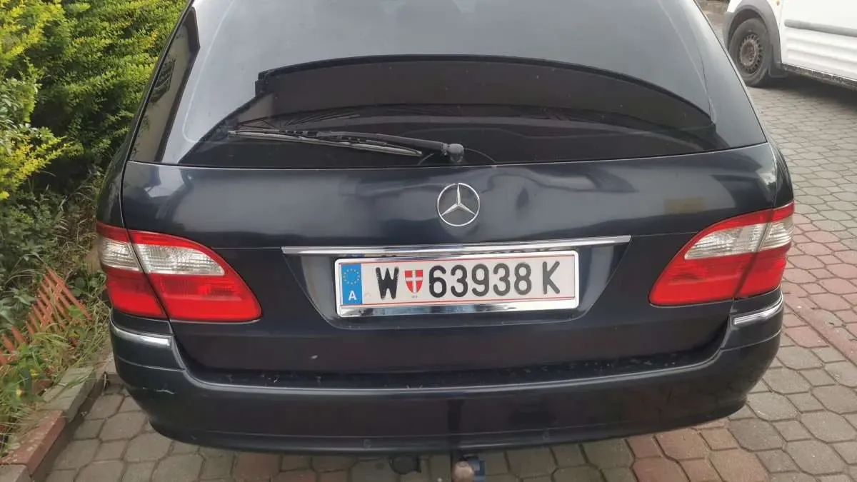 Mercedes-Benz Eklasse 2003 photo 3