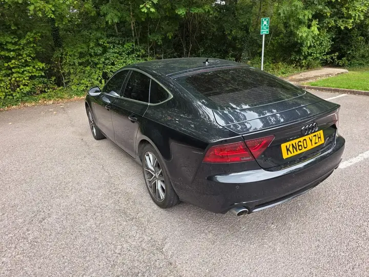 Audi A7 2010 photo 2