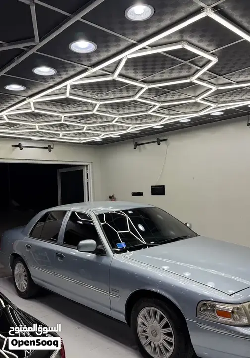 Mercury Grand Marquis 2011 photo 2