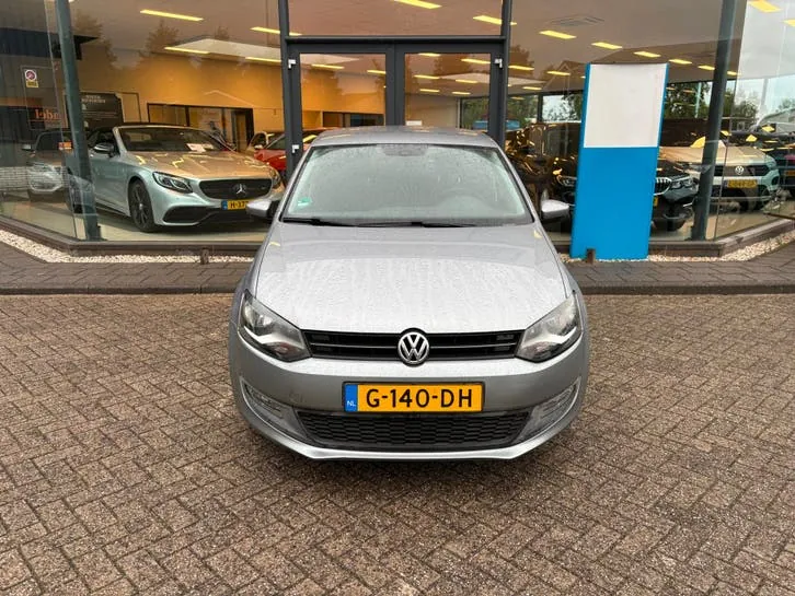Volkswagen Polo 2011 photo 2