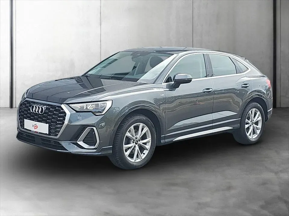 Audi Q3 2022 photo 2
