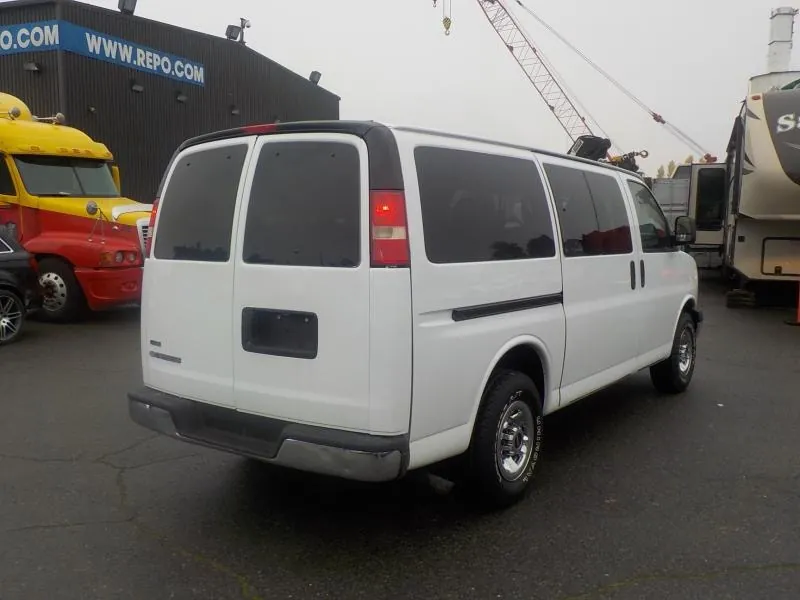 Chevrolet Express 2011 photo 5
