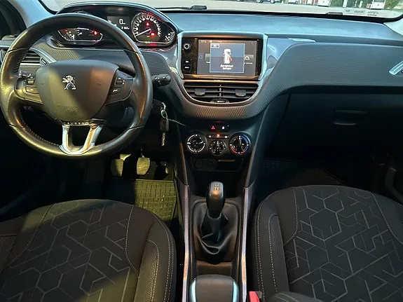 Peugeot 2008 2015 photo 5