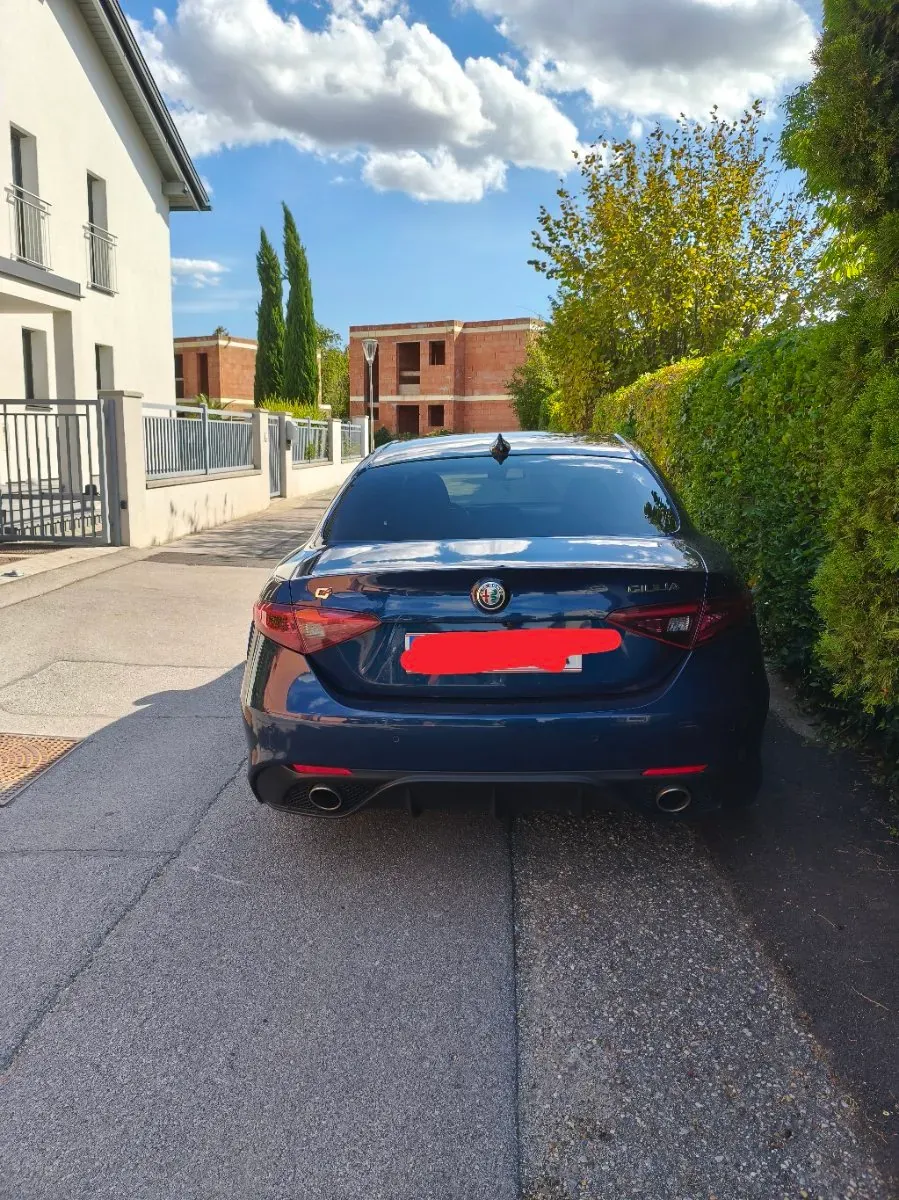 Alfa Romeo Giulia 2018 photo 2