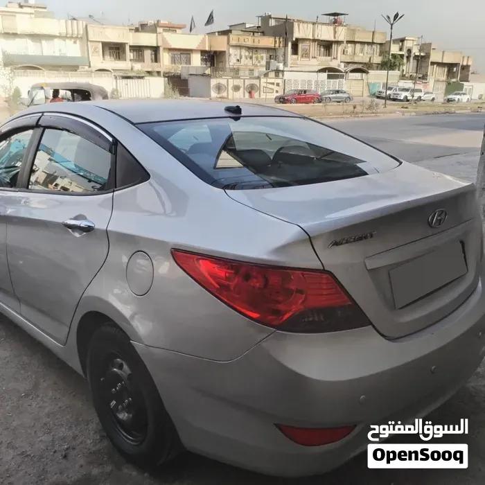 Hyundai Accent 2013 photo 3