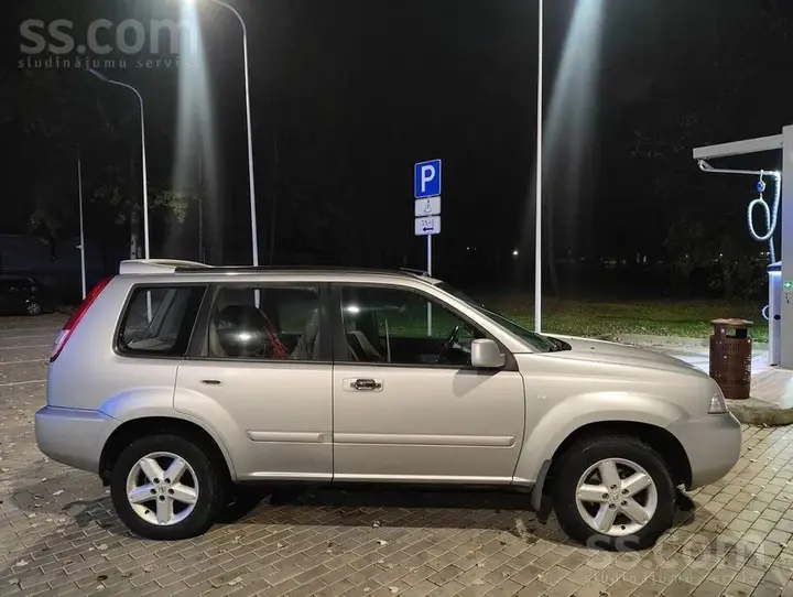 Nissan X-Trail 2005 photo 2