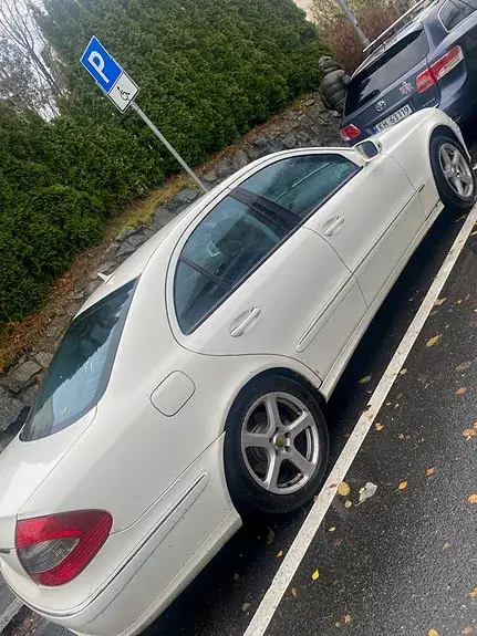 Mercedes-Benz E 220 D 2006 photo 3