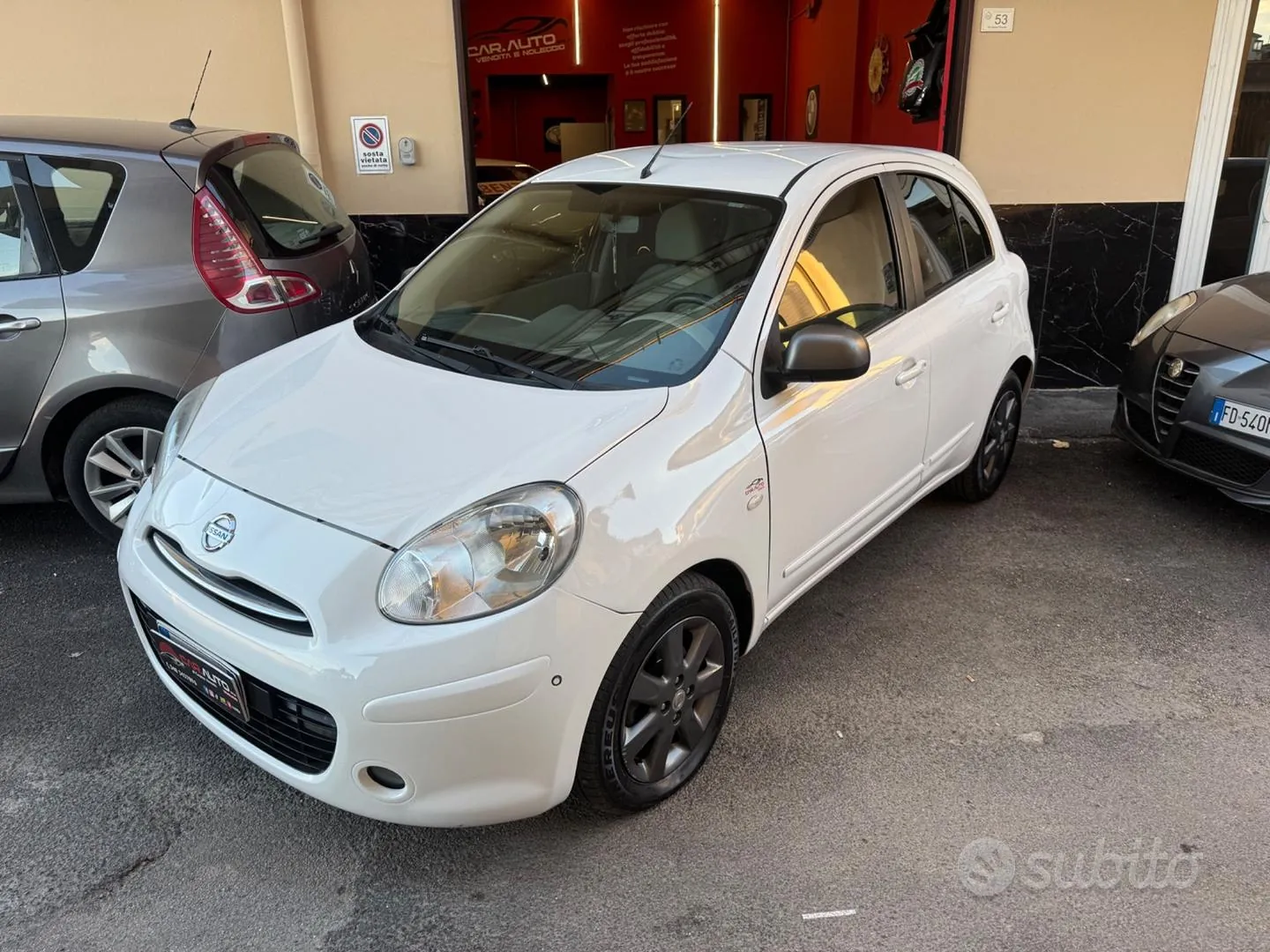 Nissan Micra 2012 photo 2