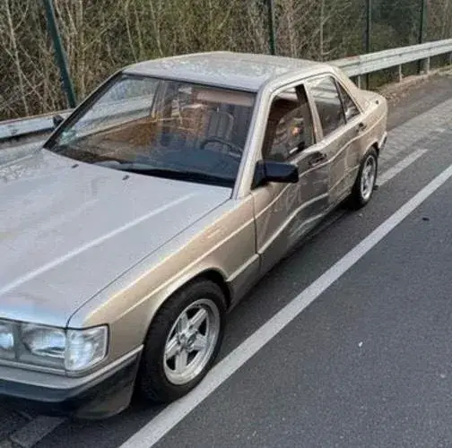 Mercedes-Benz 190E
