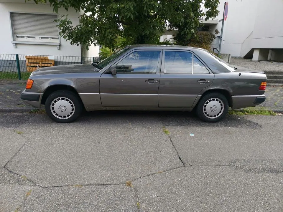 Mercedes-Benz W124