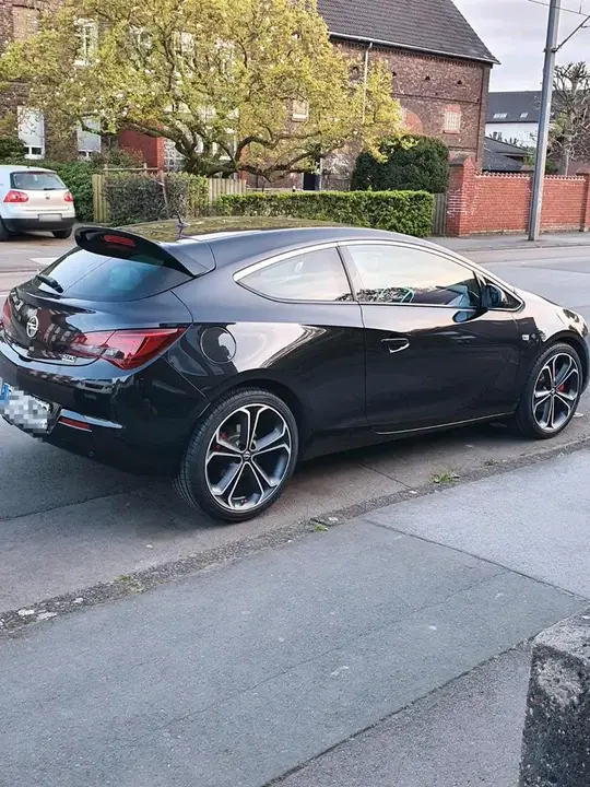 Opel Astra J Gtc