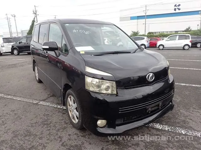 Toyota Voxy Zs