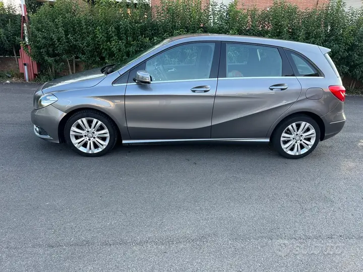 Mercedes-Benz B 180 Cdi 2012 photo 5