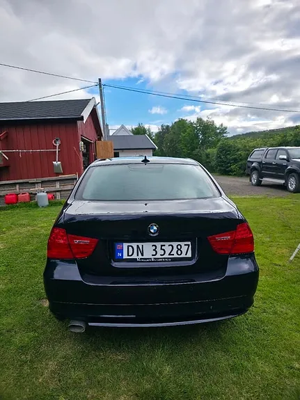 BMW 320D 2010 photo 4