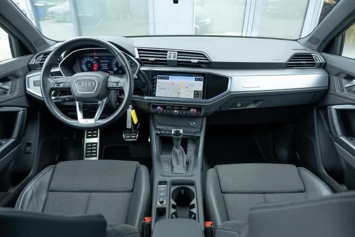 Audi Q3 2020 photo 2