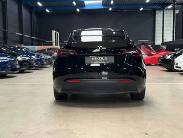 Tesla Model Y 2024 photo 3