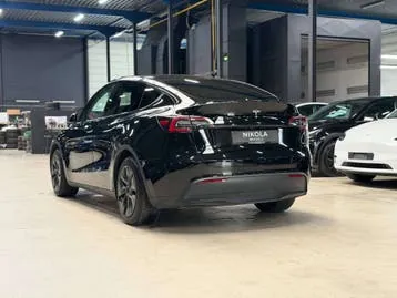 Tesla Model Y 2024 photo 2