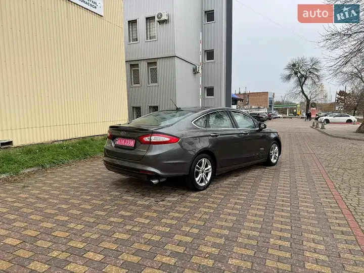 Ford Fusion 2016 photo 2