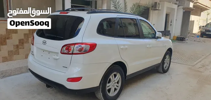 Hyundai Santa Fe 2012 photo 3