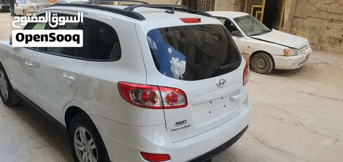 Hyundai Santa Fe 2012 photo 2