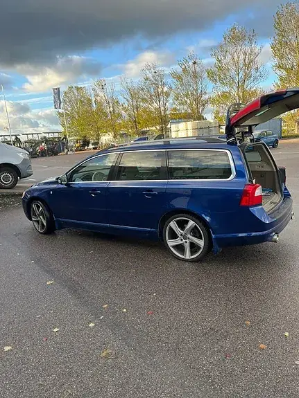 Volvo V70 2009 photo 2