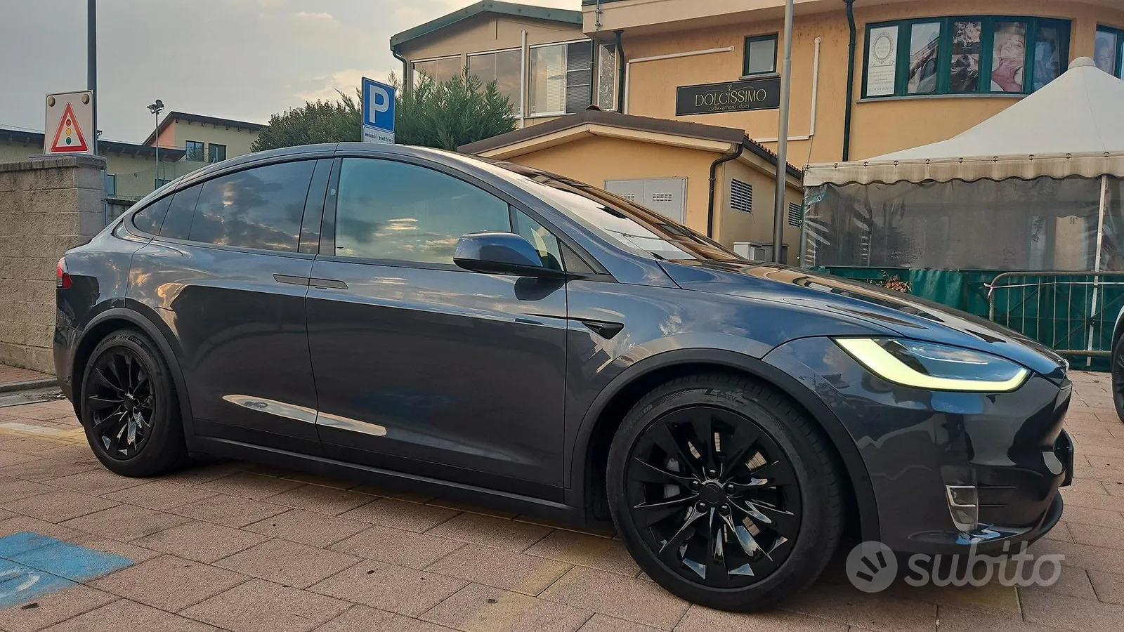 Tesla Model X 2019 photo 2