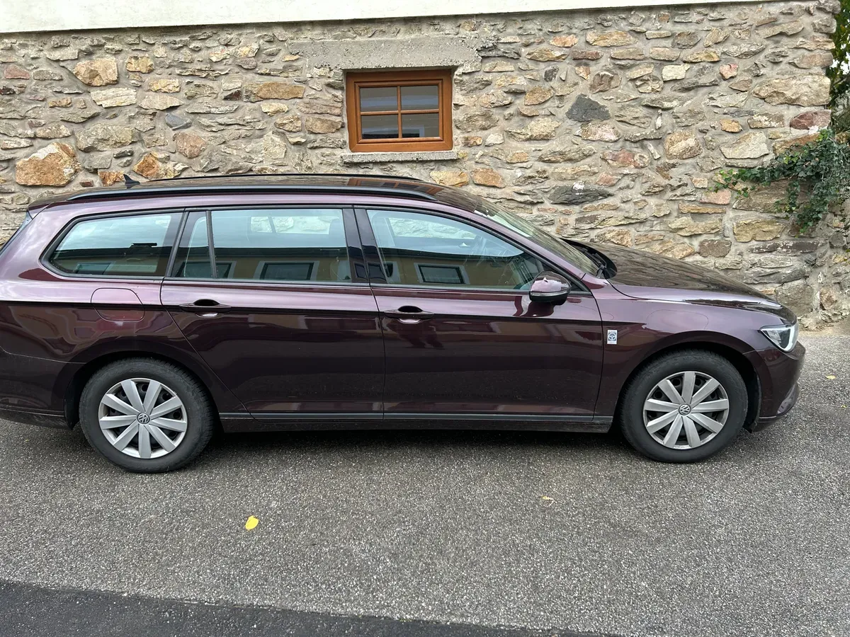 Volkswagen Passat 2018 photo 2