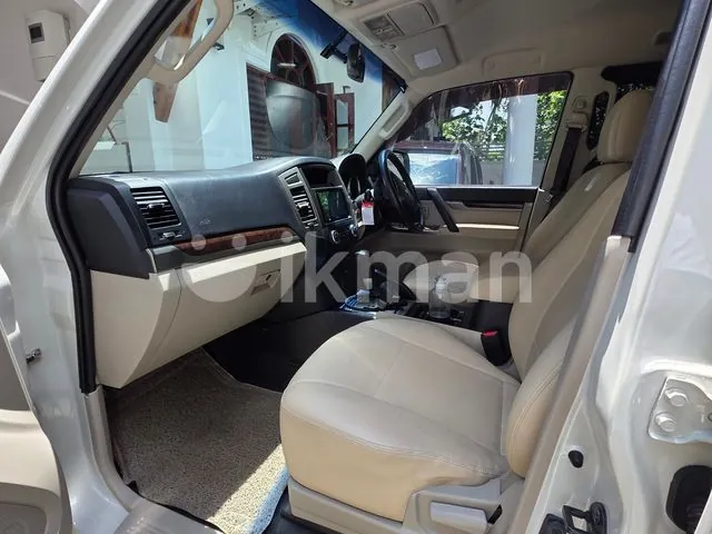 Mitsubishi Montero 2015 photo 3