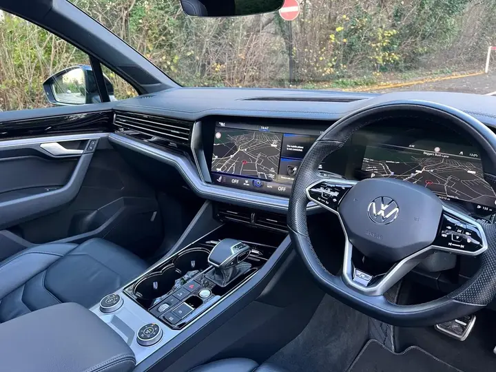 Volkswagen Touareg 2020 photo 2