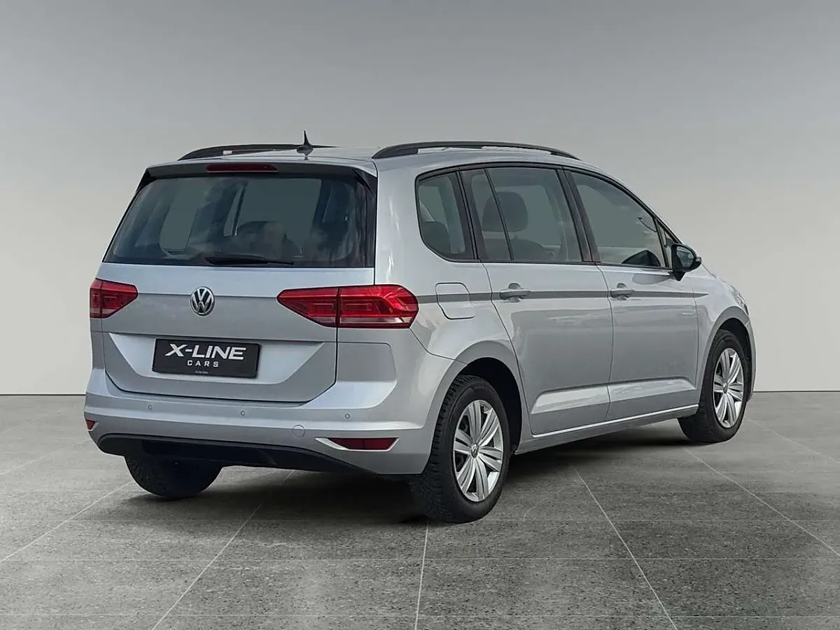 Volkswagen Touran 2016 photo 2