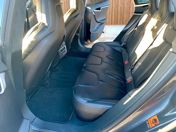 Tesla Model S 2016 photo 5