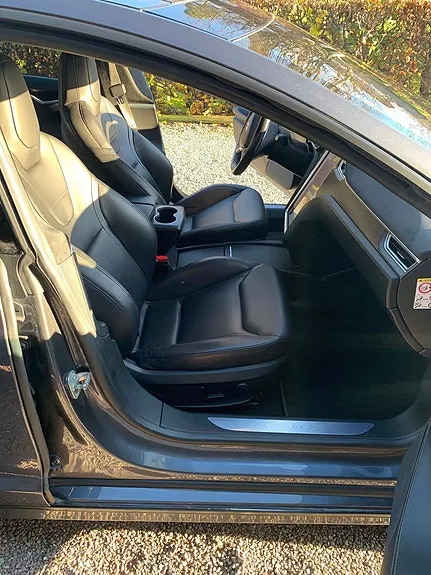 Tesla Model S 2016 photo 2