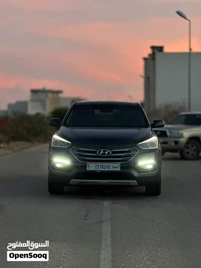 Hyundai Santa Fe 2018 photo 2