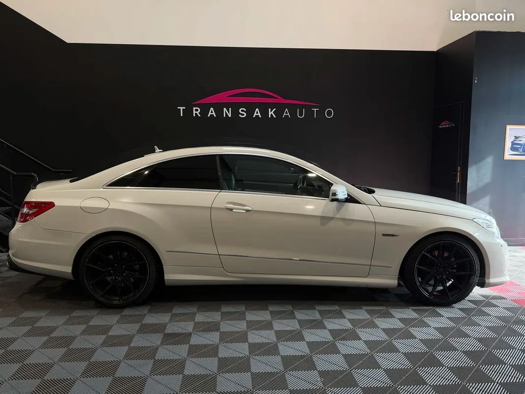 Mercedes-Benz E-Class 2011 photo 4