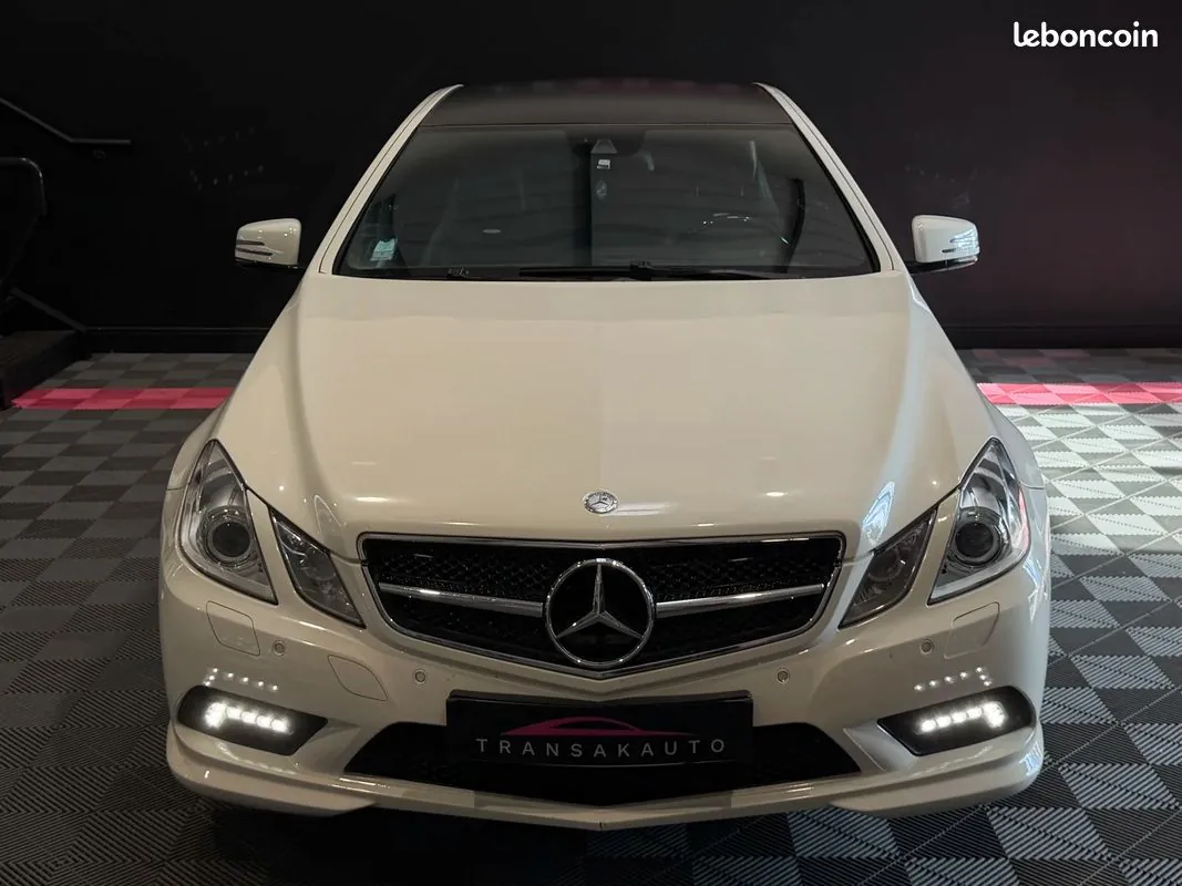 Mercedes-Benz E-Class 2011 photo 2