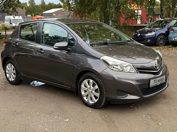 Toyota Yaris 2012 photo 5
