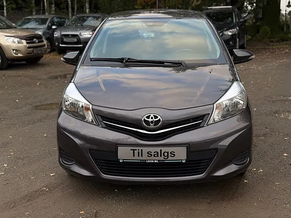 Toyota Yaris 2012 photo 3