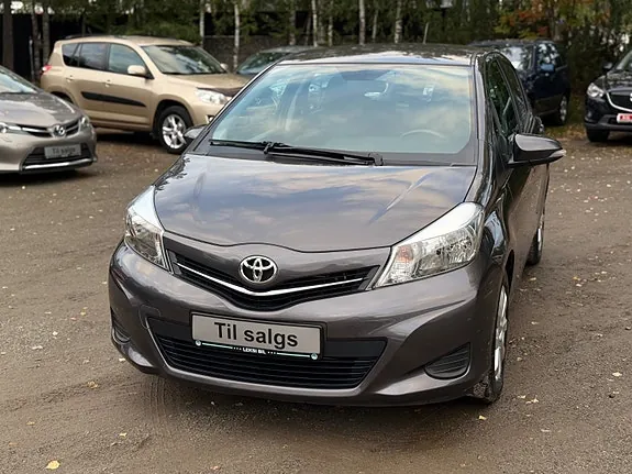 Toyota Yaris 2012 photo 2