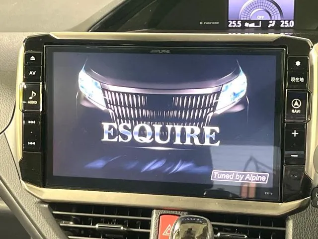 Toyota Esquaise 2016 photo 4