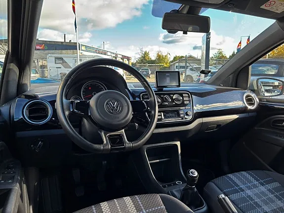 Volkswagen Up 2015 photo 5