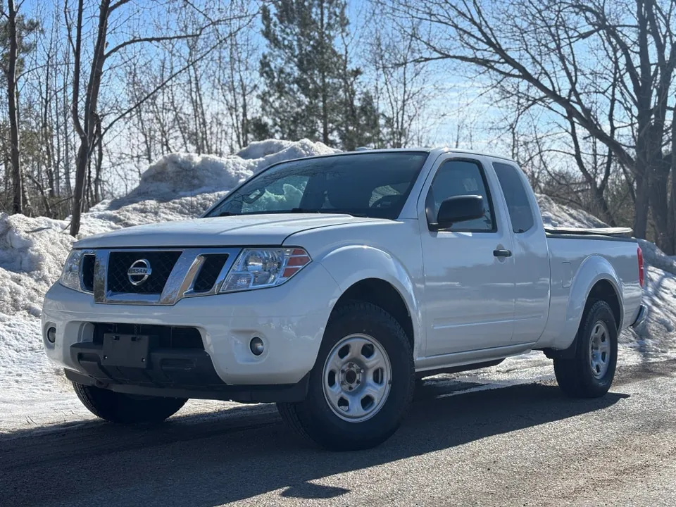 Nissan Frontier 2015 photo 2