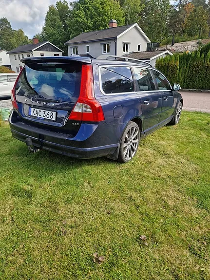 Volvo V70 2010 photo 3