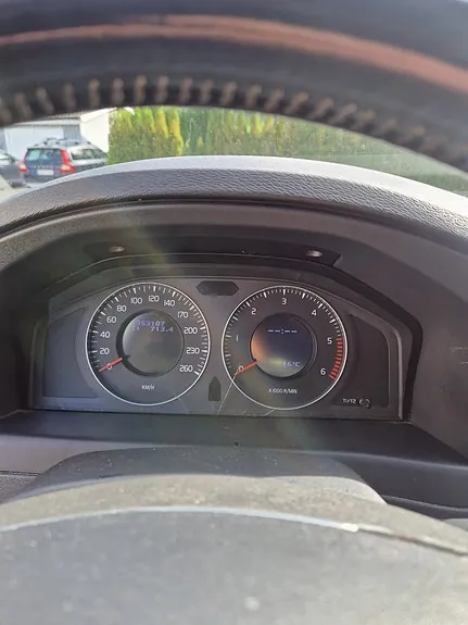 Volvo V70 2010 photo 4