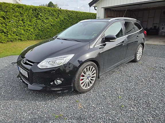 Ford Focus 2012 photo 2