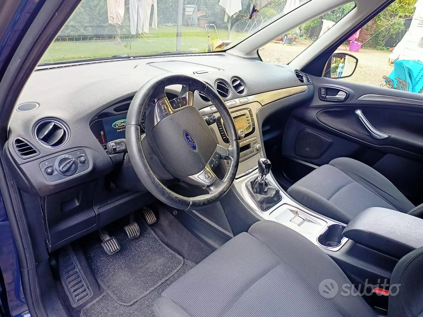 Ford Galaxy 2009 photo 4