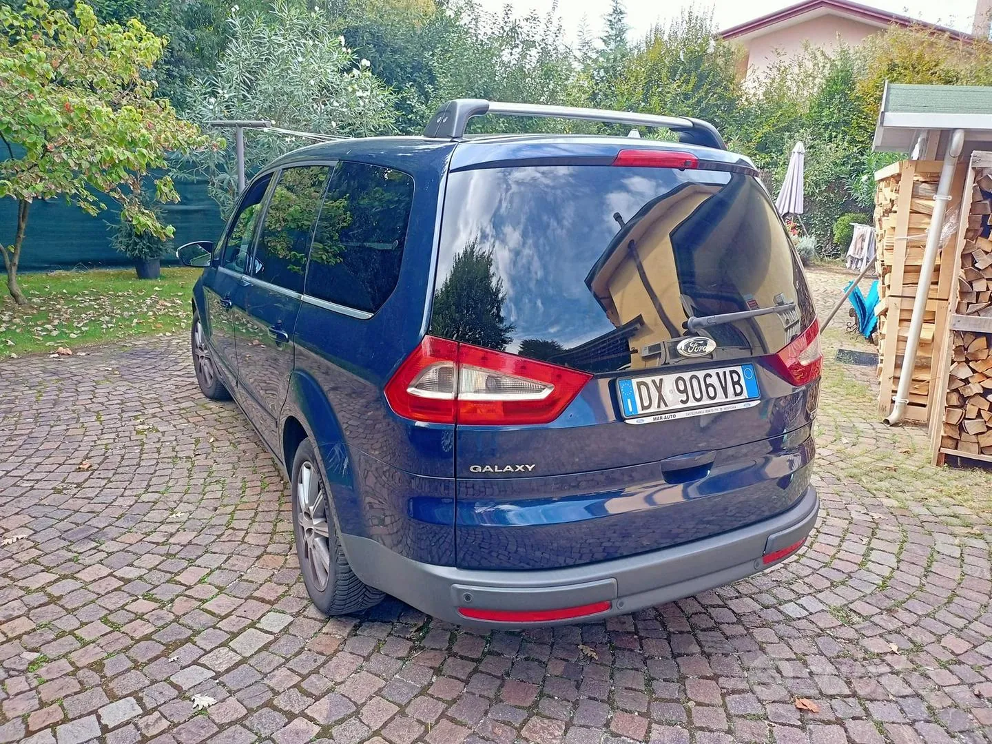 Ford Galaxy 2009 photo 2