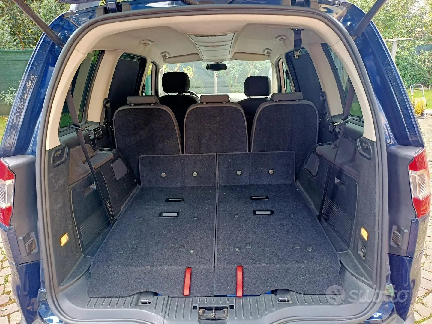 Ford Galaxy 2009 photo 5